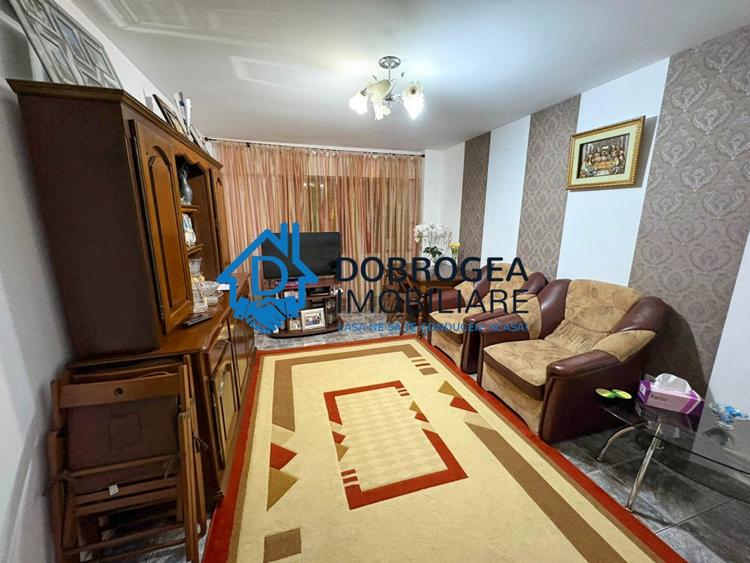 Apartament cu 4 camere decomandat, mobilat în Peco