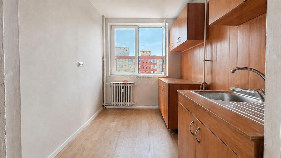 Apartament cu 2 camere semidecomandat în Centrul Civic