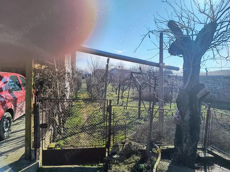 Casă cu 3 camere cu Teren 1200 Mp în Periam
