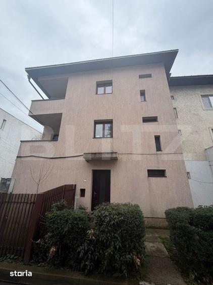 Casă cu 4 camere cu Teren 200 Mp în Central