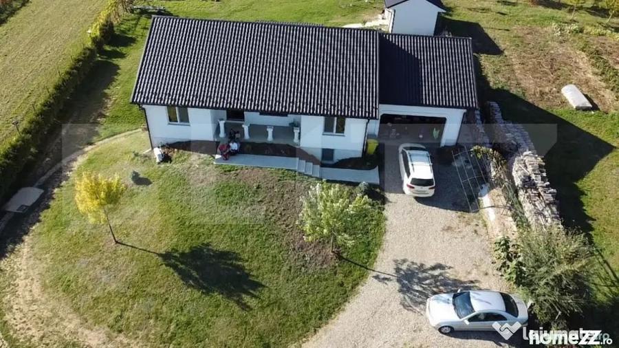 Casă cu 3 camere cu Teren 5000 Mp în Central