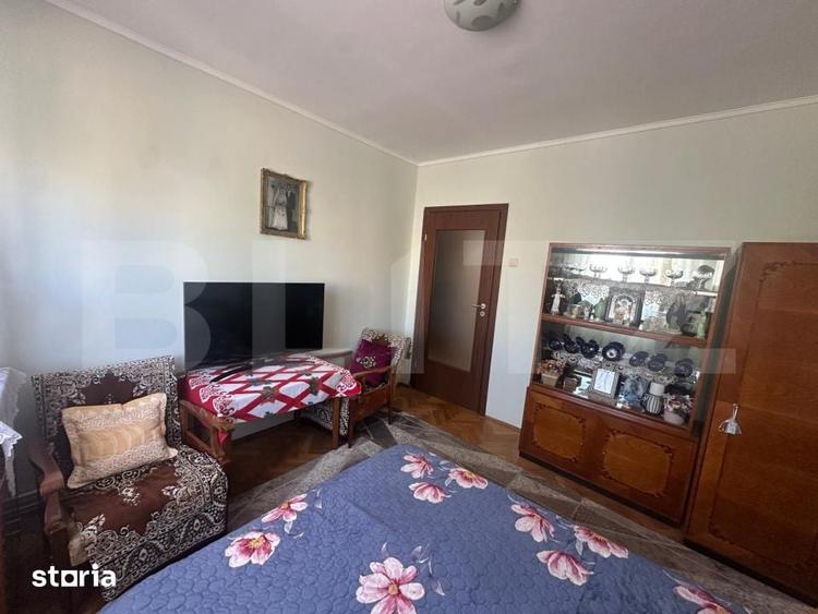 Apartament cu 4 camere decomandat în Micro 16