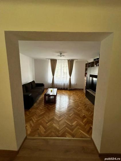 Casă cu 6 camere cu Teren 100 Mp în Sighișoara