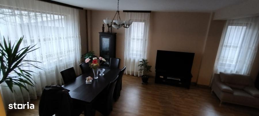 Casă cu 6 camere cu Teren 600 Mp în Kamsas