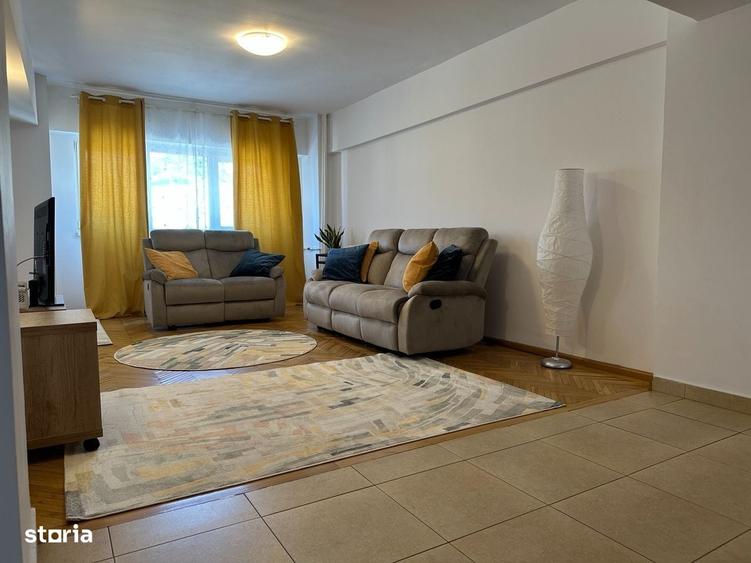 Apartament cu 4 camere decomandat în Lahovari