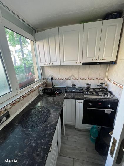 Apartament cu 4 camere decomandat în Nicolina