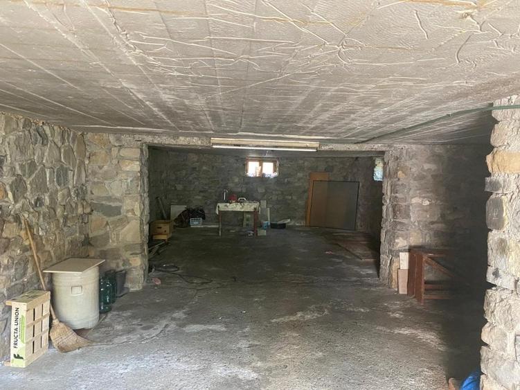Casă individuală cu 6 camere cu Teren 412 Mp în Moroeni