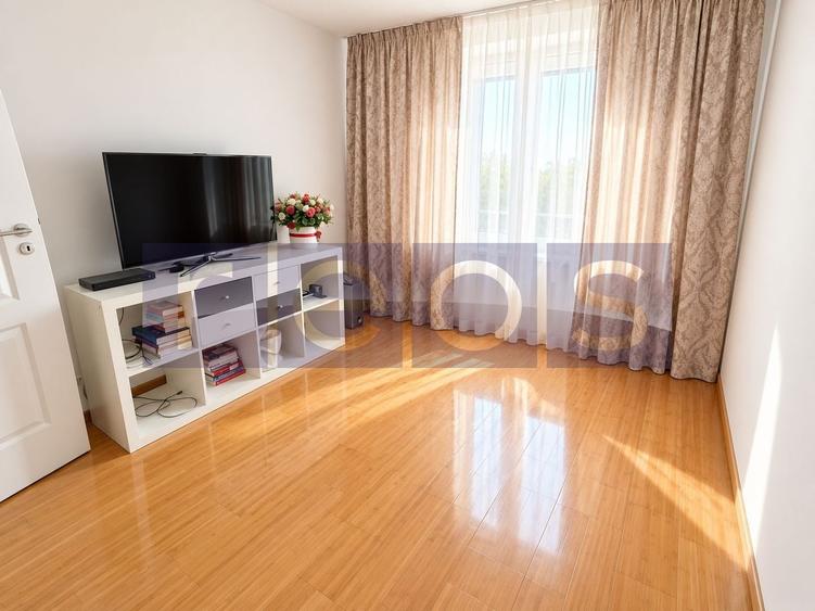 Apartament cu 3 camere decomandat în Sebastian