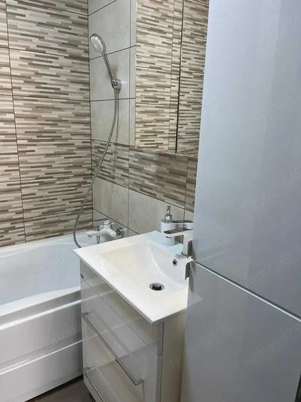 Apartament cu 2 camere decomandat în Văcăresti