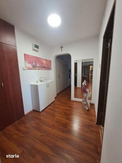 Apartament cu 4 camere decomandat, mobilat în Pantelimon