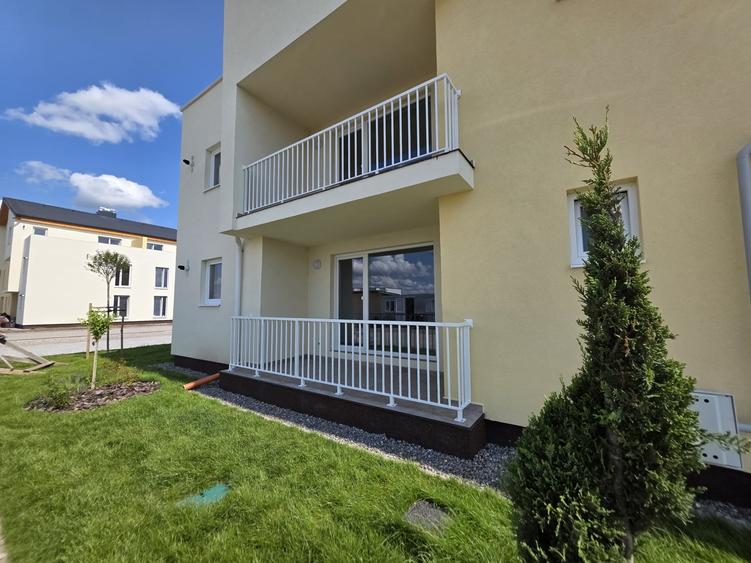 Apartament cu 3 camere decomandat în Sânpetru