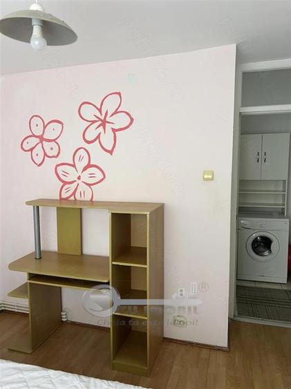 Apartament cu 3 camere decomandat în Canta