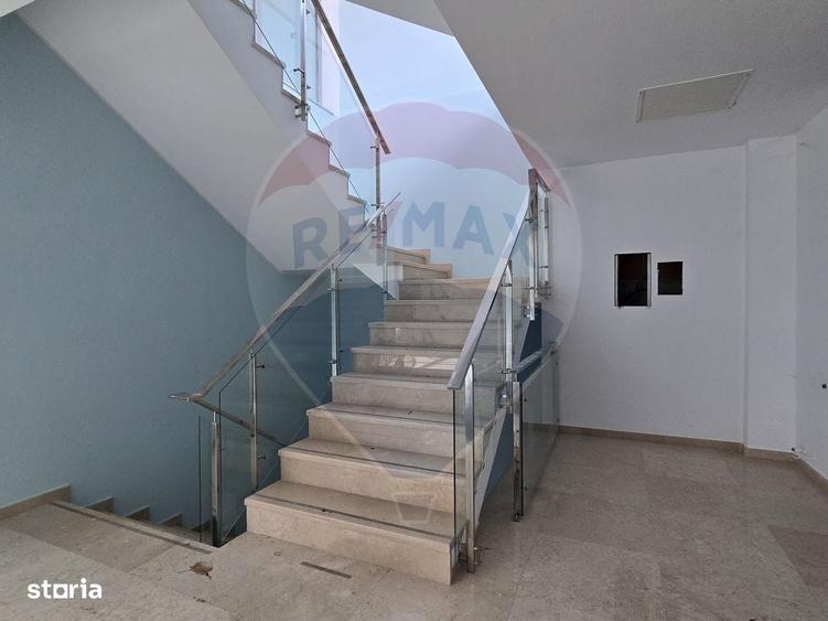 Spațiu comercial, de 1,300 mp, în Sud