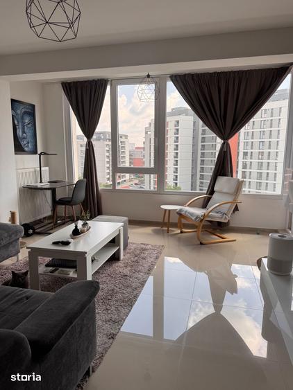 Apartament cu 2 camere, mobilat în Est