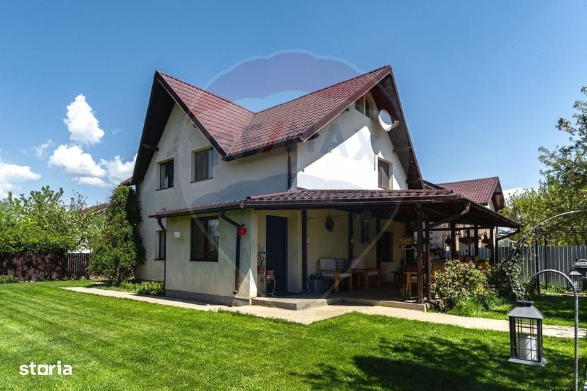 Casă cu 4 camere în Colonia Bod
