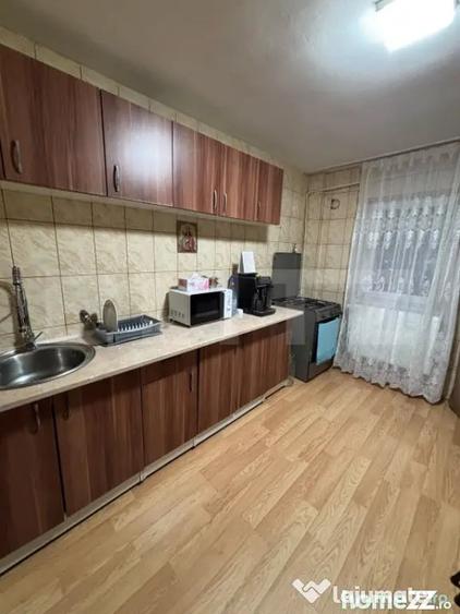 Apartament cu 3 camere decomandat în Burdujeni