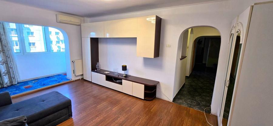 Apartament cu 3 camere decomandat, mobilat în Crângași
