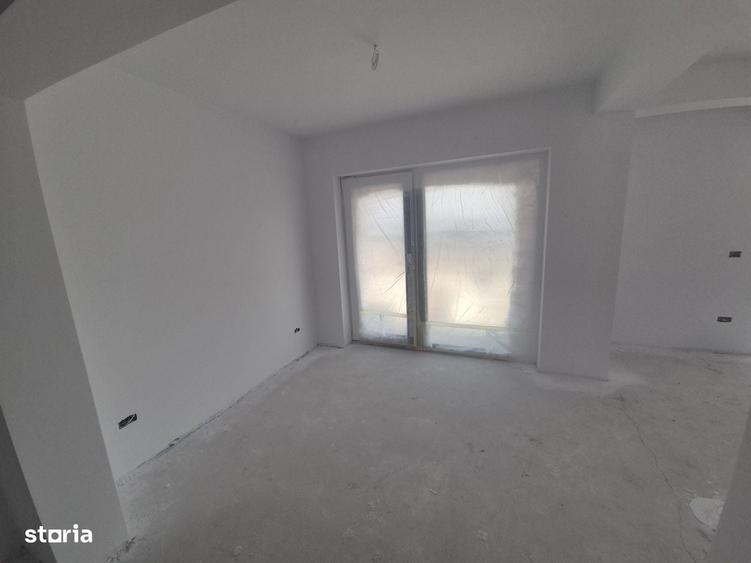 Casă cu 4 camere în Valea Lupului
