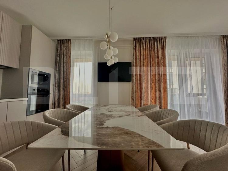 Apartament cu 3 camere semidecomandat, mobilat în Vest