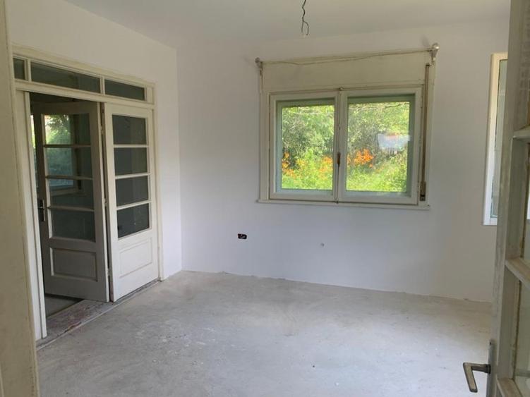 Casă individuală cu 5 camere cu Teren 1492 Mp în Bogați