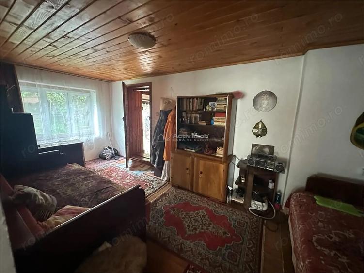 Casă cu 1 camere cu Teren 647 Mp în Central