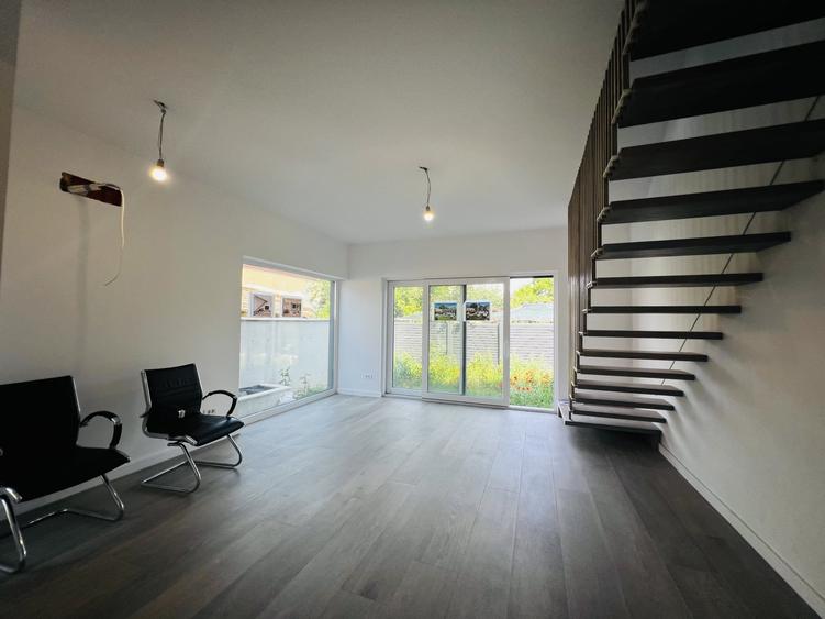 Duplex cu 5 camere cu Canalizare în Mehala