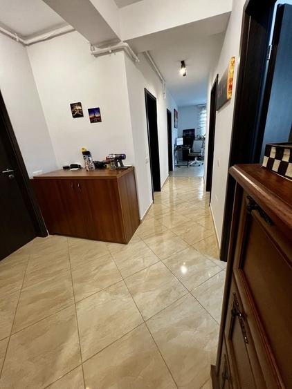 Apartament cu 3 camere decomandat în Fundeni