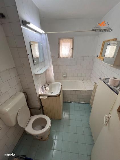 Apartament cu 3 camere decomandat în Cetate