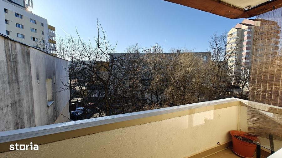 Apartament cu 3 camere în Zorilor