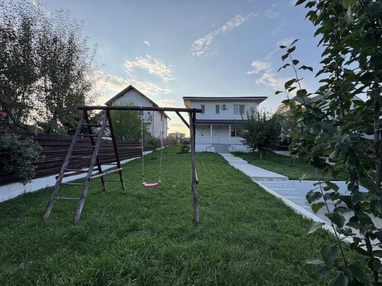 Casă individuală cu 4 camere cu Canalizare în Crevedia