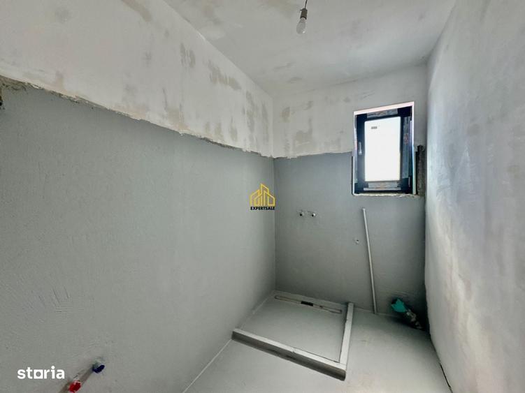 Casă cu 4 camere cu Teren 400 Mp în Domnești