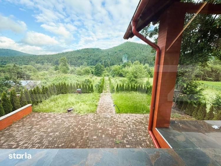 Casă cu 5 camere cu Teren 3000 Mp în Mălini