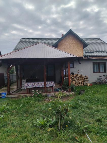 Casă cu Teren 2000 Mp în Vânători-Neamț