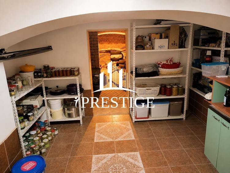 Casă individuală cu 5 camere cu Piscina în Turnișor
