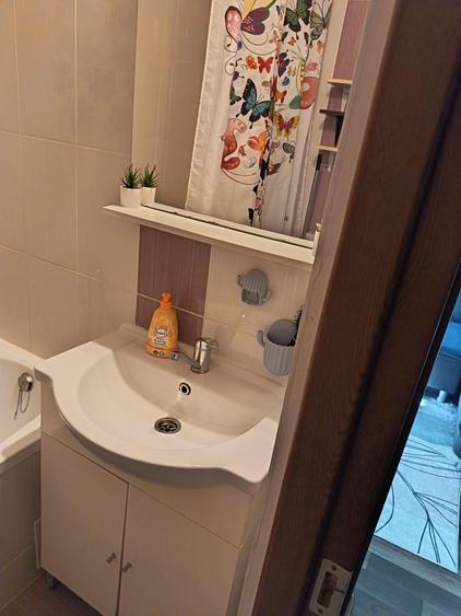 Apartament cu 2 camere nedecomandat în Roșia