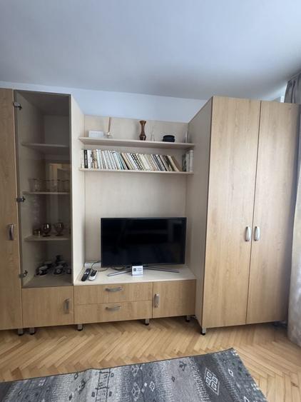 Apartament cu 2 camere nedecomandat în Central