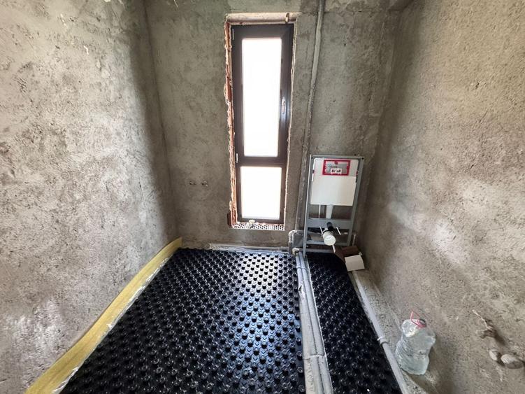 Casă individuală cu 4 camere cu Canalizare în Dobroești