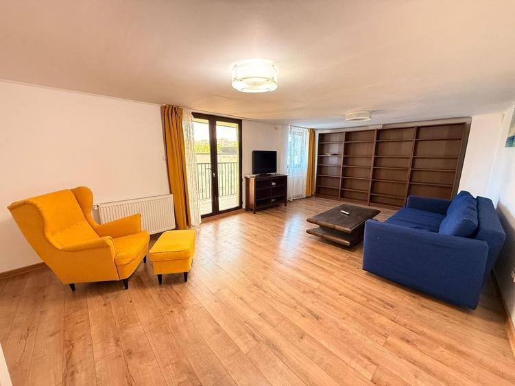 Apartament cu 3 camere decomandat, mobilat în Banu Manta