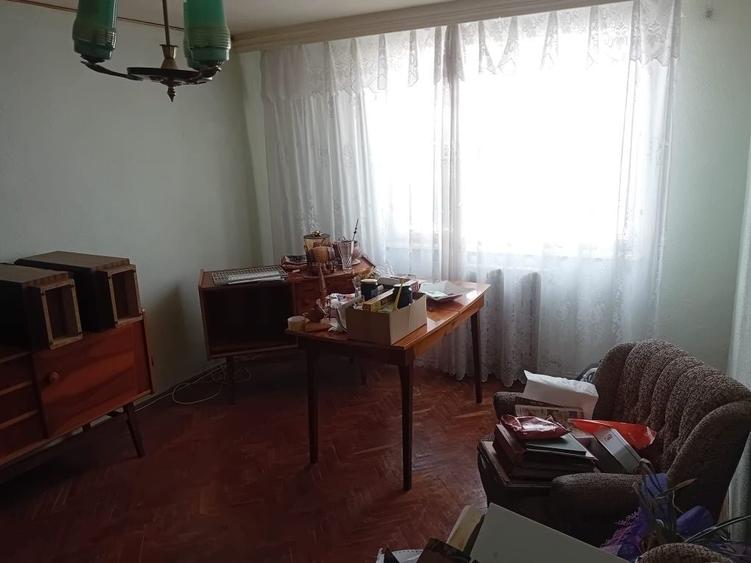 Apartament cu 2 camere decomandat în Precista