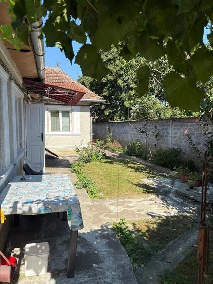 Casă cu 4 camere cu Teren 450 Mp în Central
