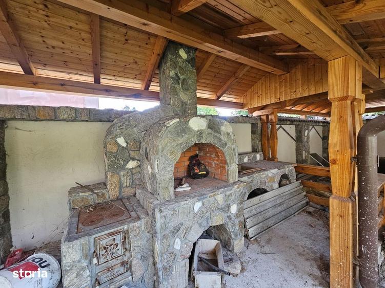 Casă cu 4 camere în Câmpulung Muscel