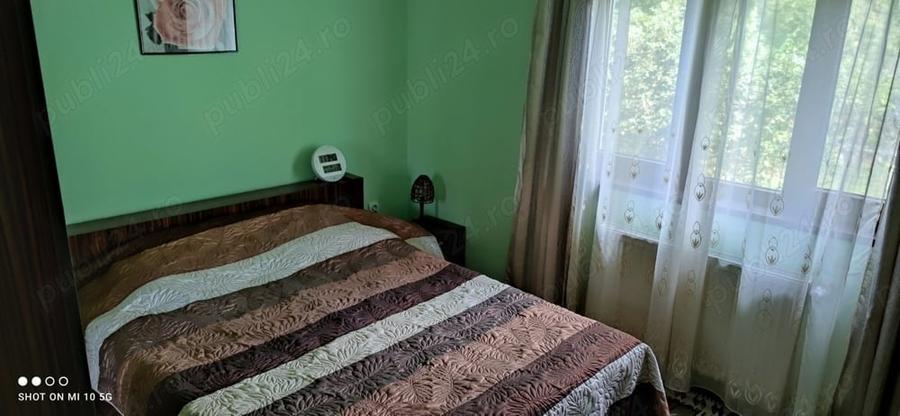 Casă cu 6 camere cu Teren 2500 Mp în Moreni