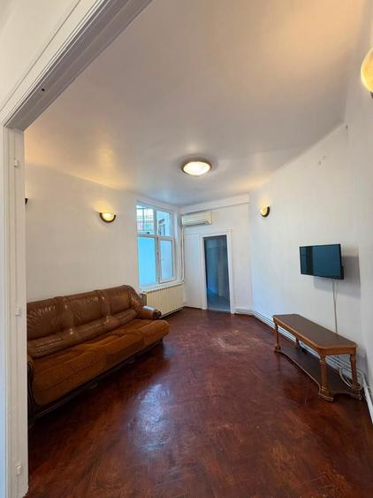 Apartament cu 3 camere semidecomandat în Unirii