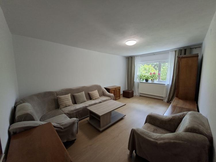 Apartament cu 3 camere decomandat în Steaua