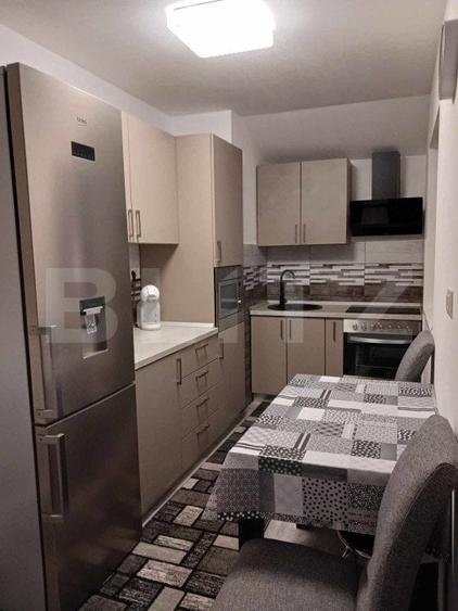 Apartament cu 3 camere semidecomandat, mobilat în Traian
