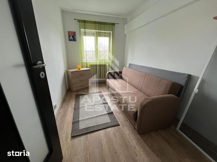 Apartament cu 3 camere decomandat în Dumbrăvița