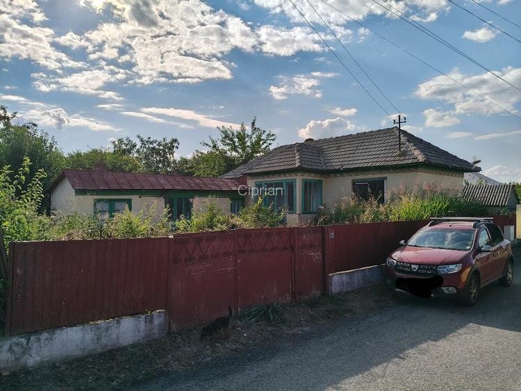 Casa cu teren 861mp Luncavita