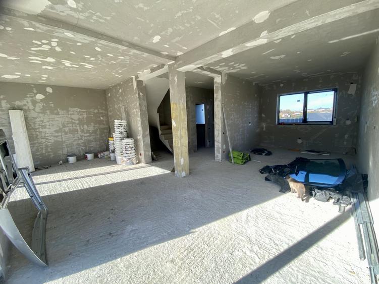 Duplex cu 4 camere cu Canalizare în Dezmir