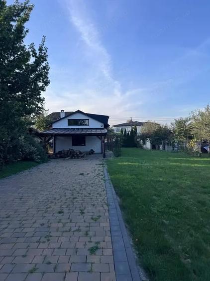 Casă cu 3 camere cu Teren 1500 Mp în Horodnic
