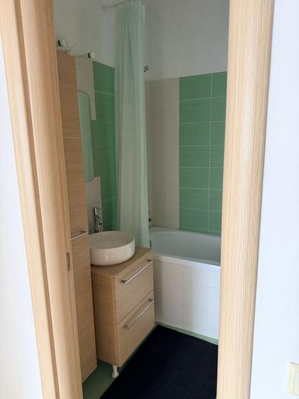 Apartament cu 2 camere decomandat în Titan